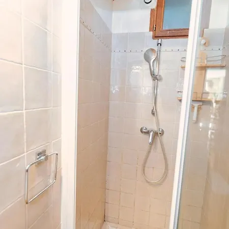 Holiday home Le Peyrou 2/3 Personnes A La Viale